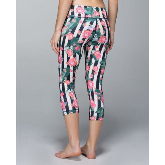 Lululemon Athletica 8 Wunder Under Crop Full-On Luxtreme Palm Play Floral Stripe - Picture 3 of 15